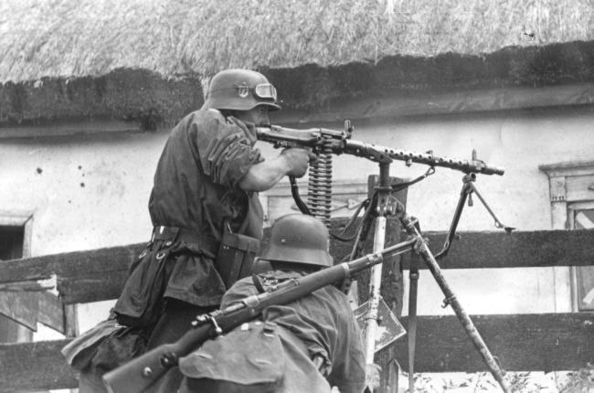 Men of War Assault Squad SS Radyo İstasyonu Modu İndir